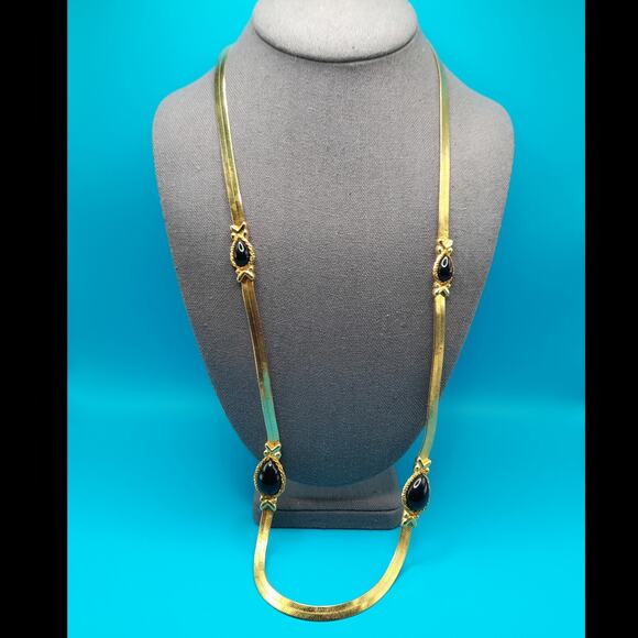 Vintage Herringbone Chain Necklace, Black Teardrop Cabochons, Vintage Jewelry - Picture 1 of 11